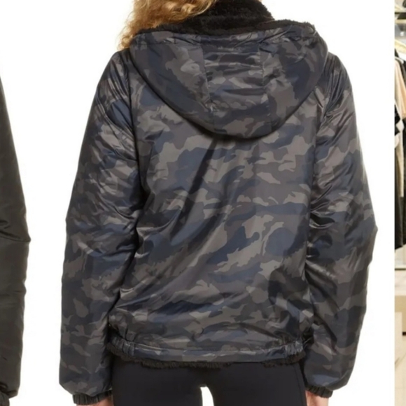 Zella Reversible Faux Shearling Jacket‎ Large - Picture 4 of 14